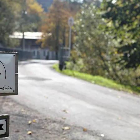 Dokořán
